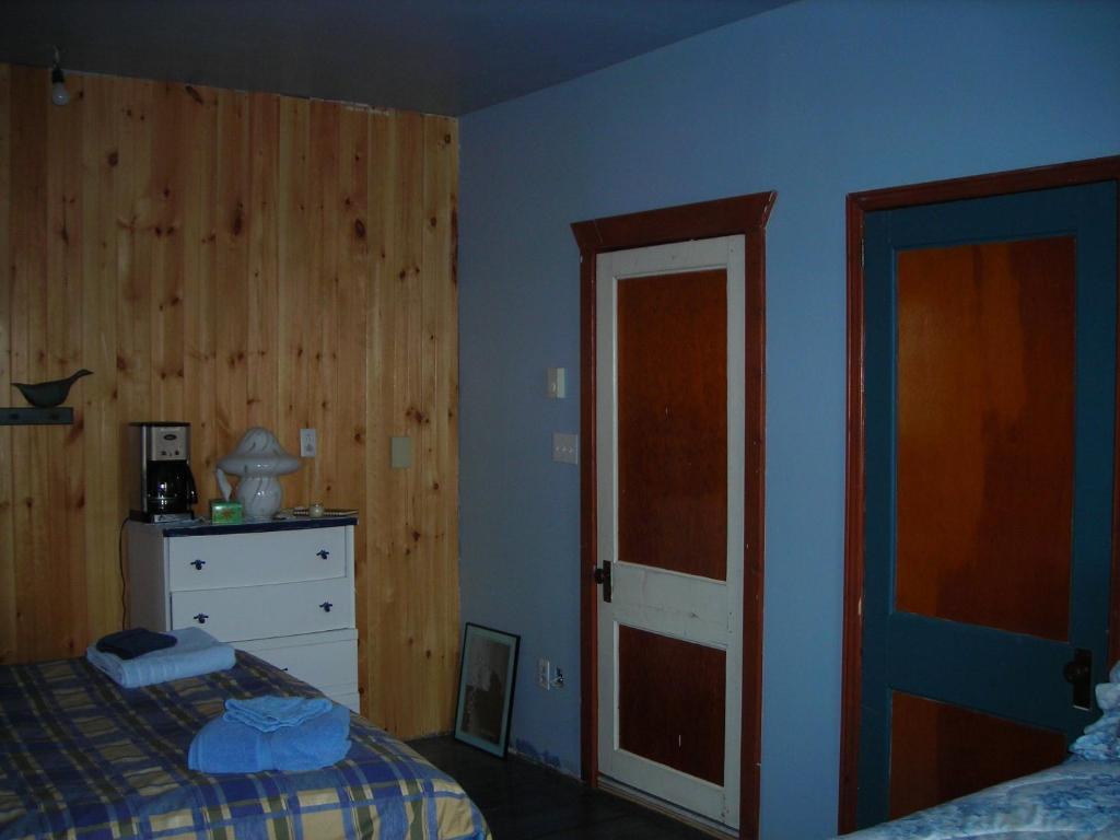 Gite Des Hauteurs Et Cafe De La Place Saint Zenon Номер фото
